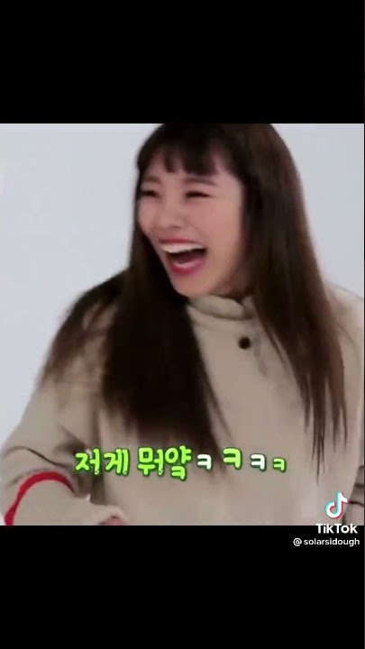 wheein laughing😂😂😂😂I can't 😂😂😂#mamamoo #wheein (albania)she is look-like my bff ( helena)❤😂😂😂😉#kpop