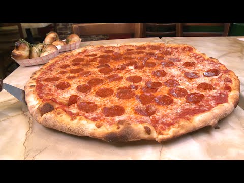 Video: Cea Mai Bună Pizza Din Chicago