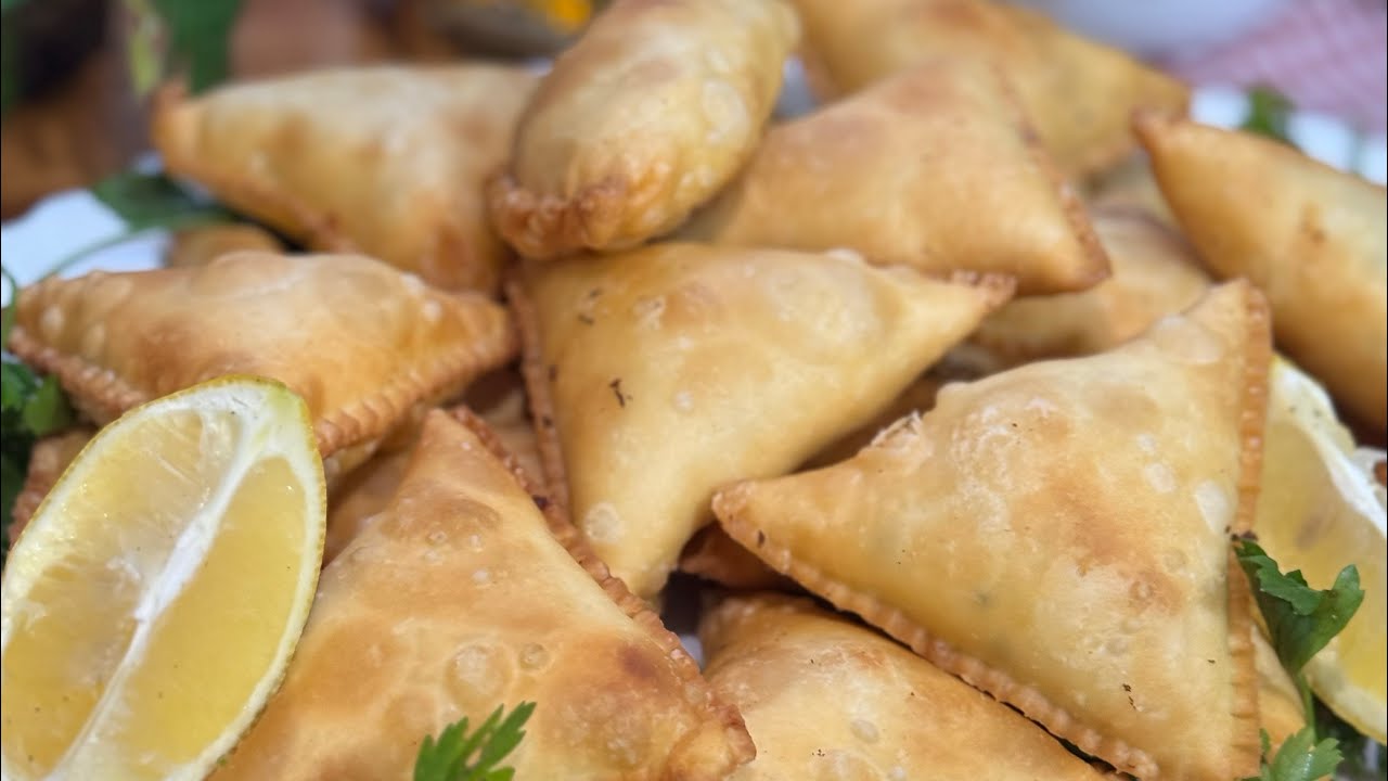 السمبوسكة بحشوتها الرائعة اكتشفوها معي