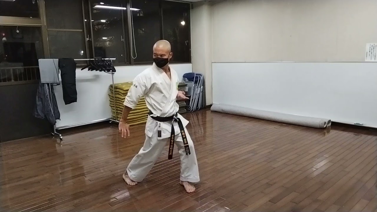 Kururunfa of a Kata in slow motion.