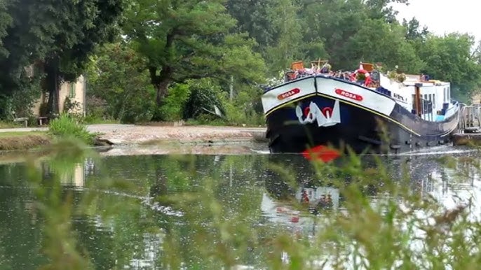 Château de Vaux-le-Vicomte - C'est La Vie Luxury Hotel Barge