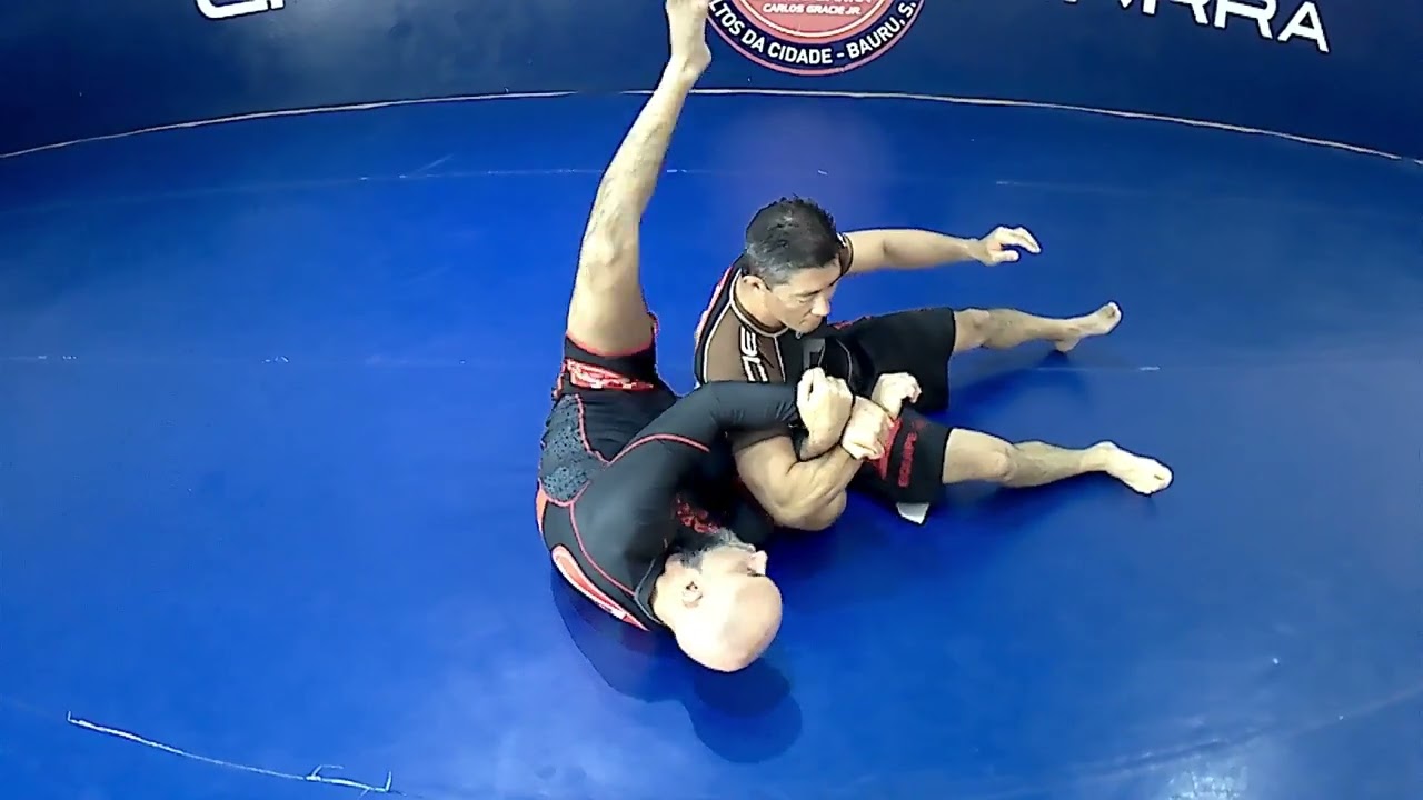 ataque-surpreendente-da-meia-guarda-por-cima-sem-kimono-no-gi-youtube