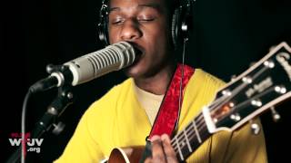 Leon Bridges - &quot;Coming Home&quot; (Live at WFUV)