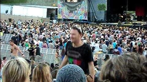 Dancing Dude Splendour 2010_Operator Please