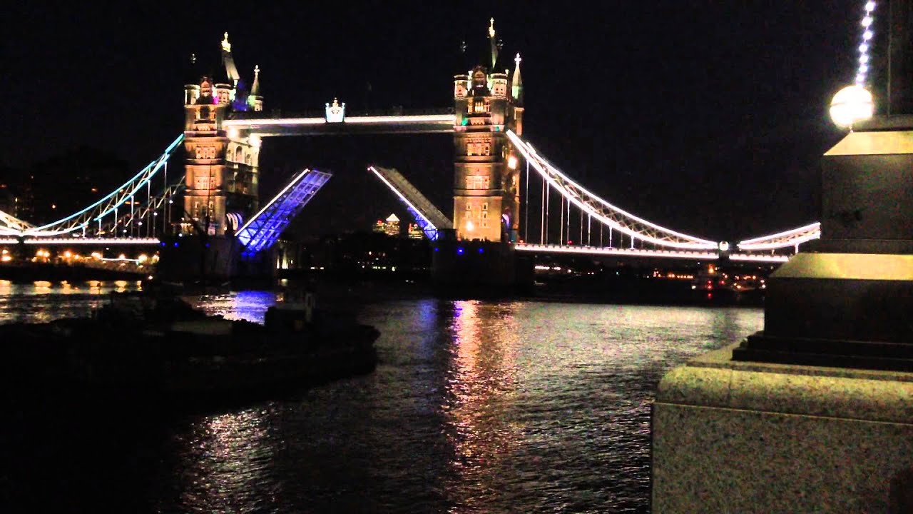 London - 2014 Tower Bridge Opening and Closing - YouTube