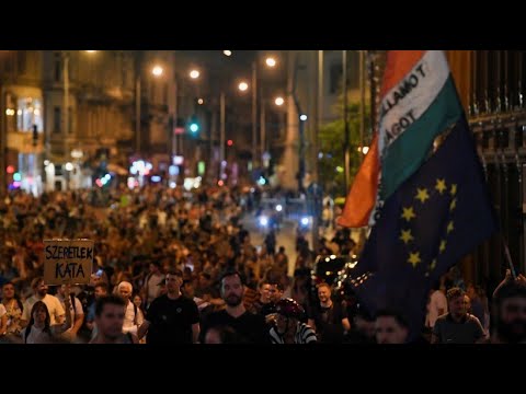 Proteste in Budapest: Unmut über Orbans Steuerreform und hohe Preise