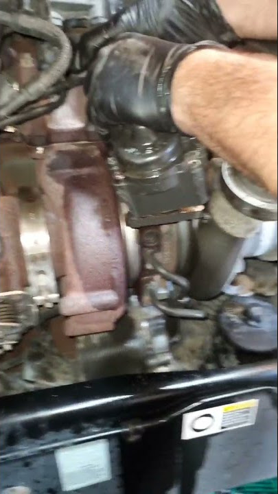 replacing a VTG actuator on a 2019 Kenworth! #work