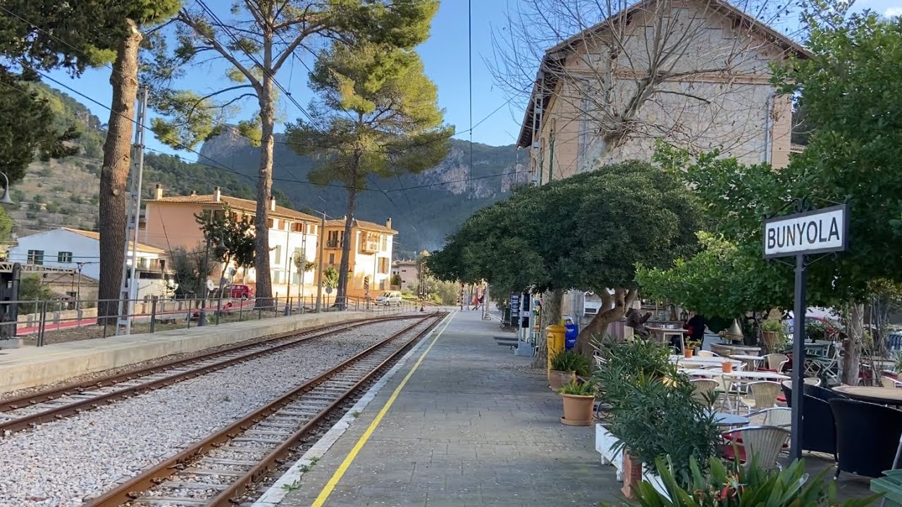 Bunyola  Buola in der Serra de Tramuntana  hbscher Ort zwischen Palma und Sller  Mallorca