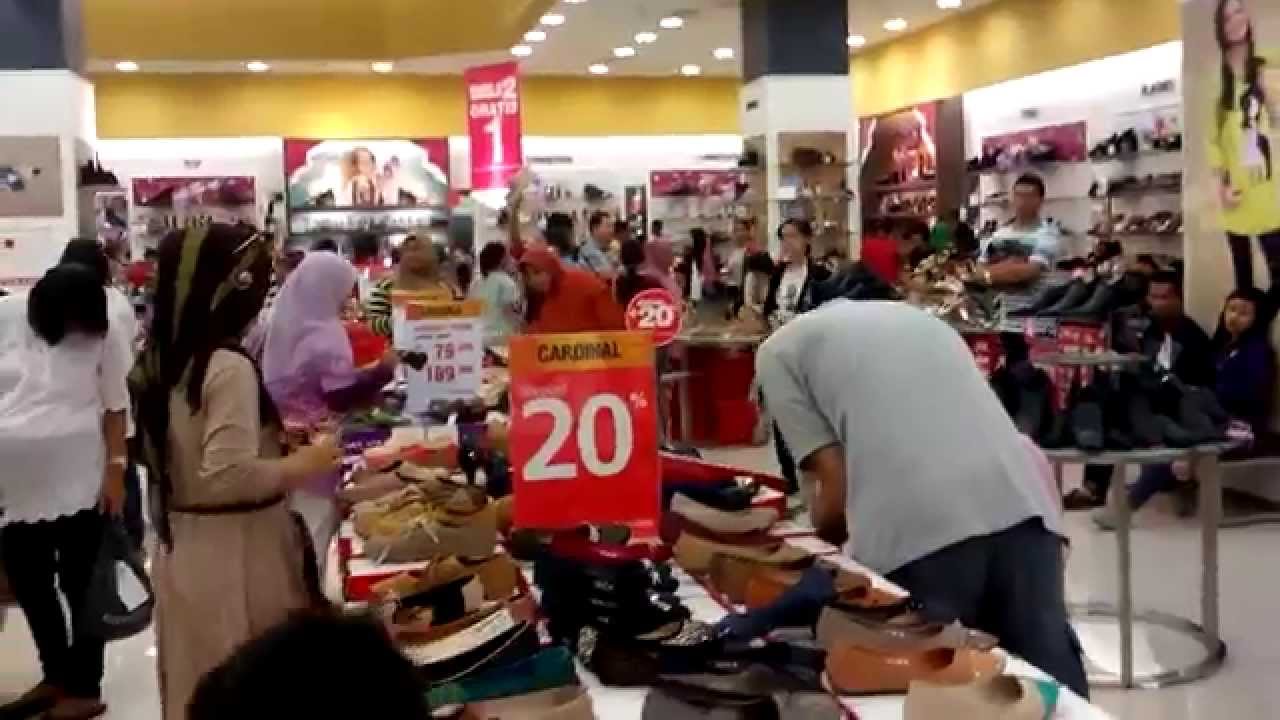 Koleksi Sepatu  di Matahari Dept Store Jogjacity Mall  