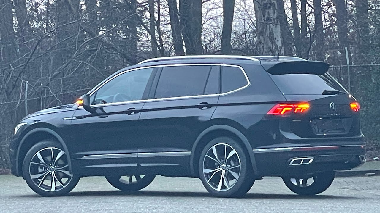 Volkswagen NEW Tiguan Allspace R-line 2022 in 4K Deep Black 19