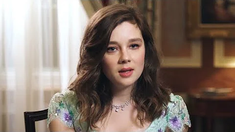 Claudia Jessie (Eloise Bridgerton) Tries Speaking ...