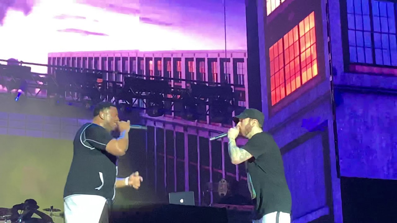 Eminem Criminal (Live at Perth, Australia,
