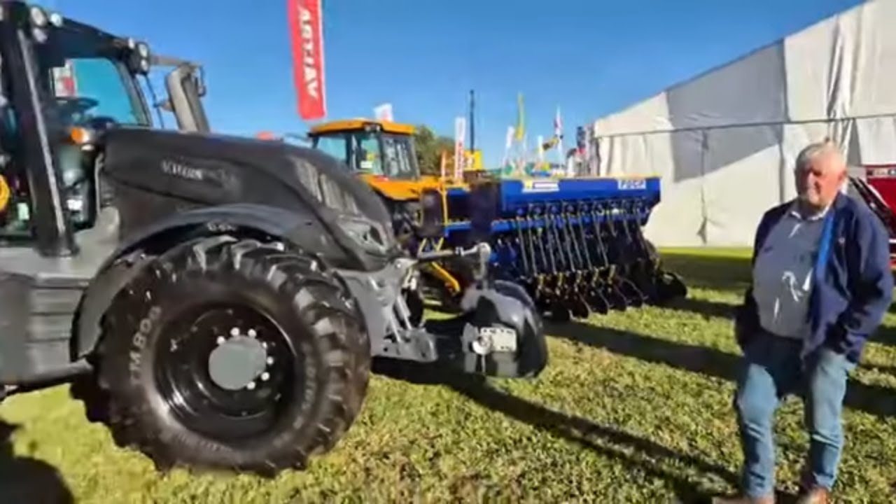 Valtrac se toerusting loop nommerpas by Nampo 2025.