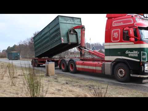 Flistransport med lastbil til varmeværk