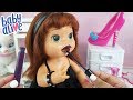 BABY ALIVE SARA SE ARRUMANDO PARA FESTIVAL DE ROCK NA ESCOLA MINHA BONECA PASSANDO BATOM PRETO