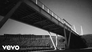 Lovelyman - La Lune Official Music Video