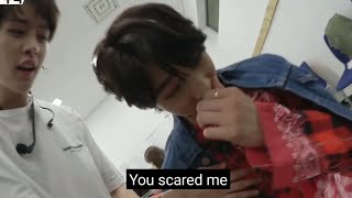 Hyunjin Being Scared of Lee Know [스트레이 키즈 리노, 현진]