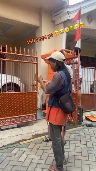 bapak suruh pengamen nyanyi 150 lagu 🤣 baru di bayar #shorts #tiktok
