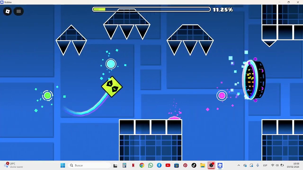 jugando la mejor copia de geometry dash