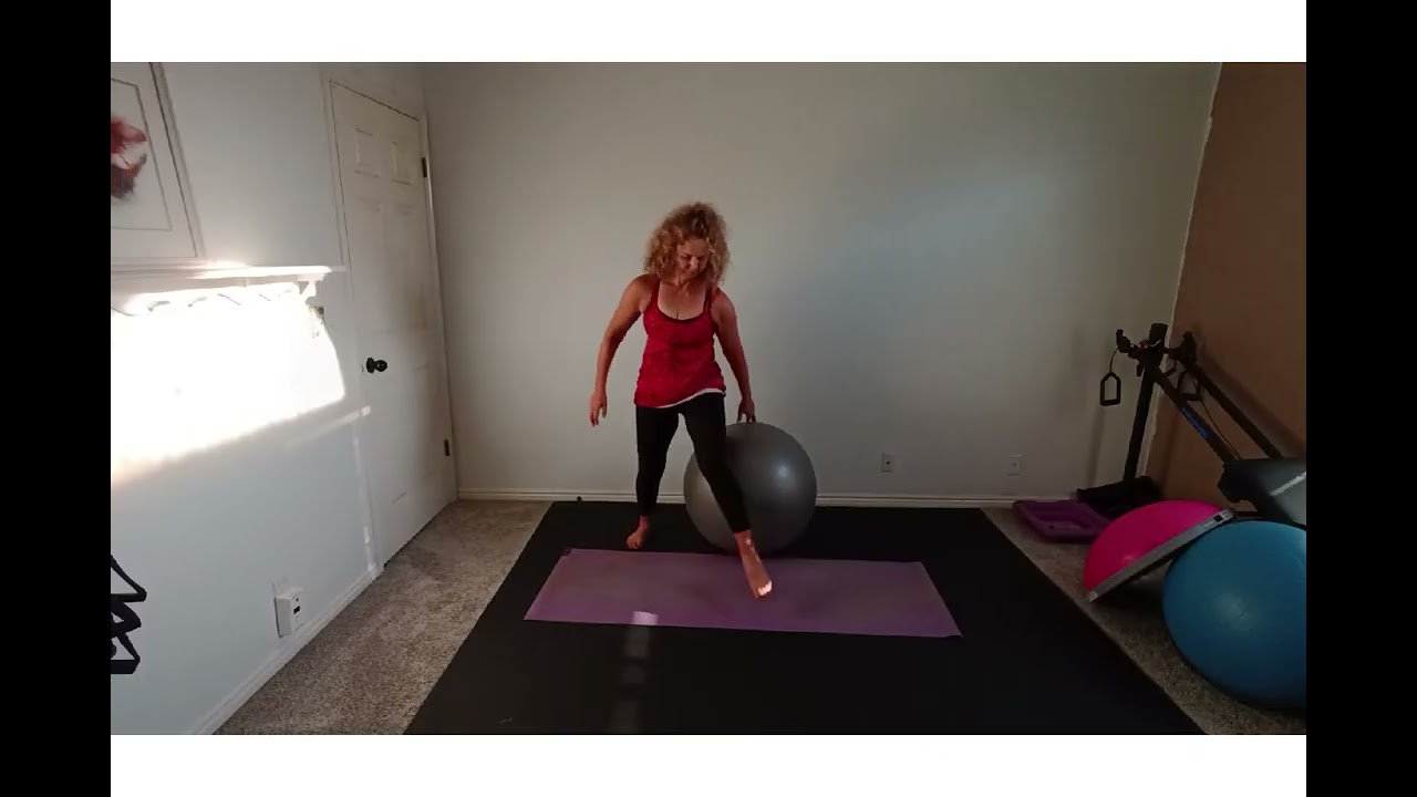 Короткий урок растяжки с большим мячом #164