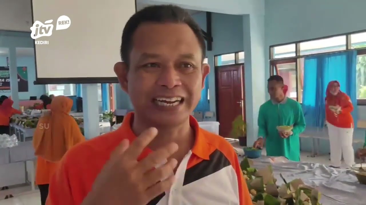 Rayakan HUT Ke-42 SMPN 1 Udanawu Blitar Gelar Jalan Sehat dan Sholawatan