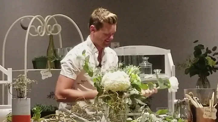 Derek Woodruff DIY Floral Design