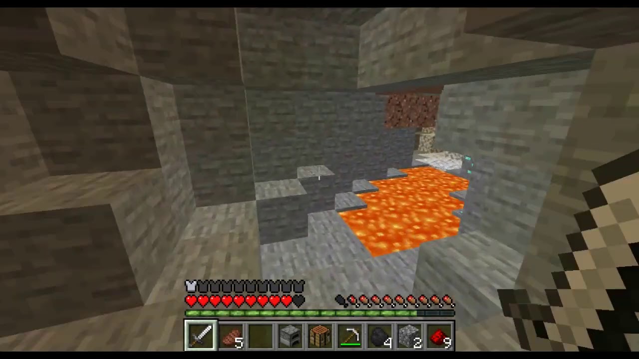 dark4.ogg plays in a Minecraft cave!!