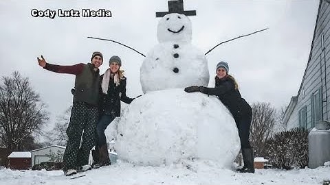 KY driver tries to destroy snowman built on tree stump