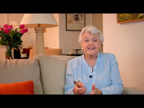 Video: Angela Lansbury netoväärtus: Wiki, abielus, perekond, pulmad, palk, õed-vennad