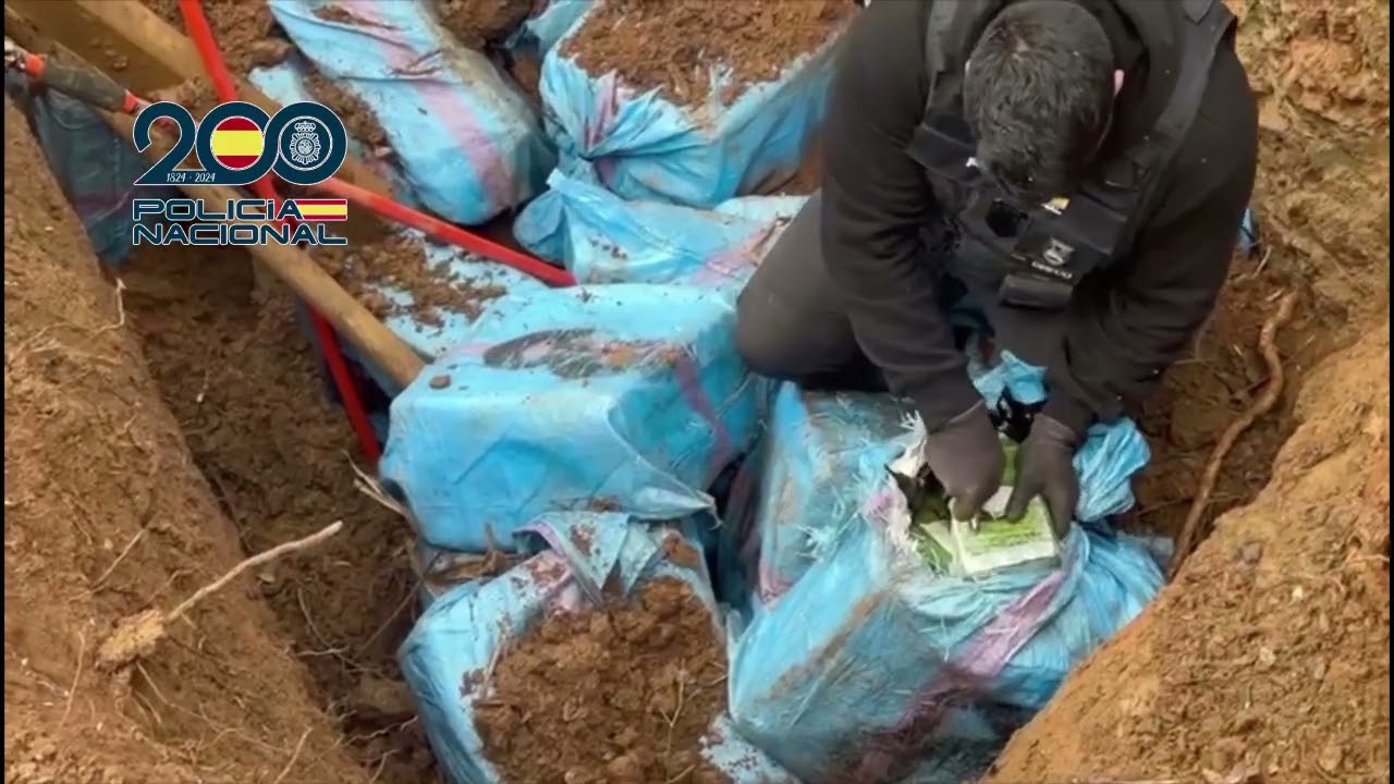 Localizado un “narcozulo” e intervenido un depósito de armas de guerra