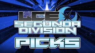 LCE Temporada 4 Segunda División. Picks
Twitter del canal: https://twitter.com/SrWhitePS
Tienda online del canal: http://www.redbubble.com/es/people/srwhiteps?asc=u
¿Cómo jugar contra mi?
Mi ID en Pokémon Showdown es SrWhitePS, si alguna vez me veis por Showdown podemos echar un combate además de que iré avisando por Twitter cuando me conecte para que juguemos juntos. Actualmente no apoyo ningún servidor.
¿Cómo tienes el pene?
ENORME.
¿Cuál es el mejor video del mundo?
https://www.youtube.com/watch?v=JShISKVQOwY
Obligatorio verlo hasta el final.
¿Qué series has hecho?
Pokémon Omicron Español: https://www.youtube.com/playlist?list=PLoRZR_vIScgpGPlmYsG8RNNFDZXOMYleX
Pokémon Zafiro Nuzlocke Español: https://www.youtube.com/playlist?list=PLoRZR_vIScgq4QRoG4qydfdMs8g94KJZO
Pokémon NO comprar:https://www.youtube.com/playlist?list=PLoRZR_vIScgpUW9zF-QVEw8O4sNFyheBF
PokeMMO con ChisPokemaster: https://www.youtube.com/playlist?list=PLoRZR_vIScgpOhuq2jRgftREHUGVd6_K_
Pokémon Reloaded con Yorch: https://www.youtube.com/playlist?list=PLoRZR_vIScgozygtxpQ4l3HXtC5-4lk2h
Pokémon Showdown X & Y Español: https://www.youtube.com/playlist?list=PLoRZR_vIScgrkmXsgHK0EXJBUJWW1c5kU
Pokémon Showdown ORAS Español: https://www.youtube.com/playlist?list=PLoRZR_vIScgochlZd9bAHCa-rm5LohH2L
Trilogía Pokémon Showdown NU : https://www.youtube.com/playlist?list=PLoRZR_vIScgpLgWNQ5b-5Lmp9Uw5XN7Sp
League of Legends: https://www.youtube.com/playlist?list=PLoRZR_vIScgqSlR3k1Hng7LtDIFiIePrB
Lets Play Ghost Trick: https://www.youtube.com/playlist?list=PLoRZR_vIScgrwogAs8hynj8shp2k9lBZF
SrWhite vs Pokeyonkis ORAS: https://www.youtube.com/playlist?list=PLoRZR_vIScgqITEl-Z-JrdL2JhadHl7rA LCE Temporada 4 Segunda División. Picks