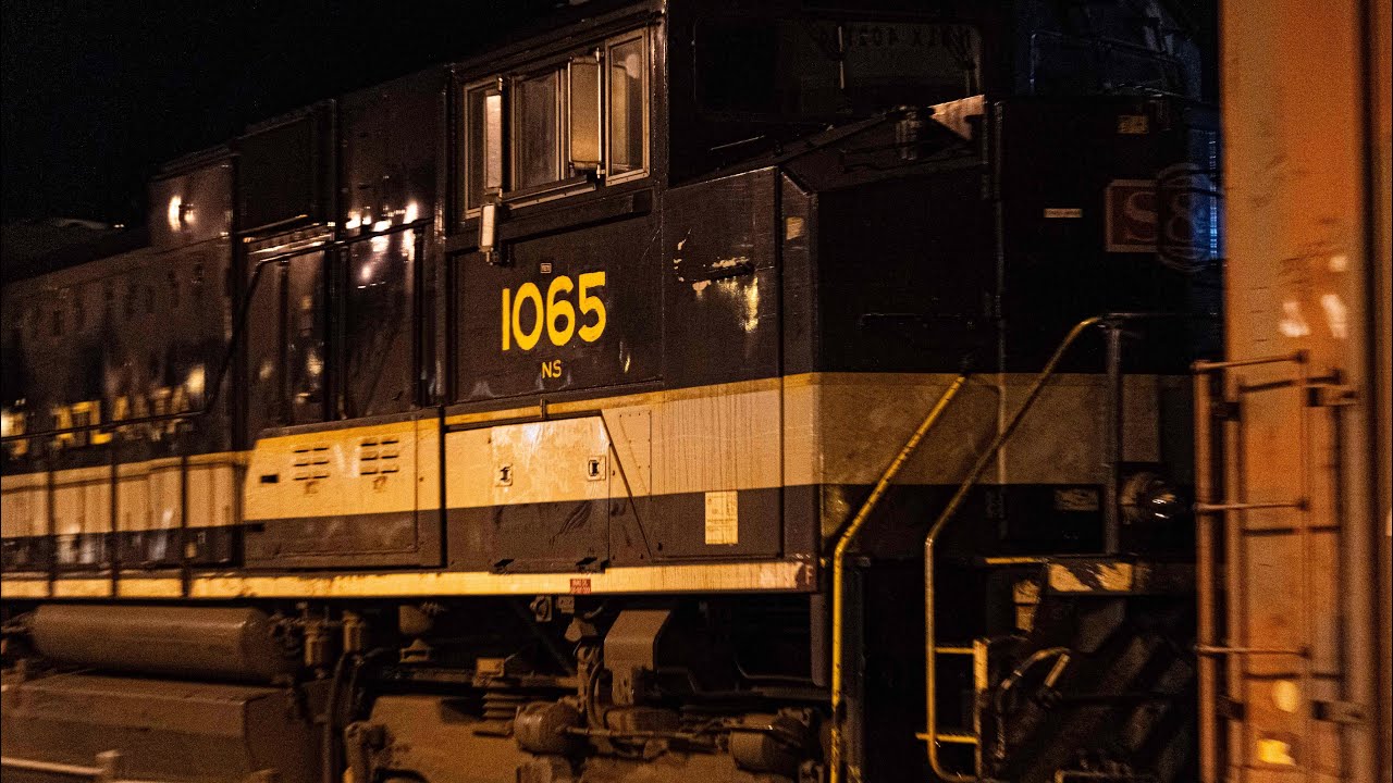 [NS S&A HU 1065!!!!] CN Train M399 Westbound at Mount Pleasant GO ...
