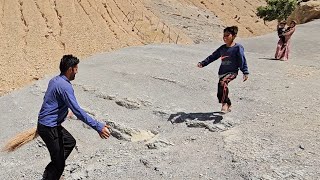 Father's love for children and building a house for children