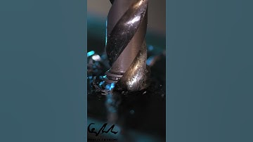 Satisfying thread on a Lathe #shorts