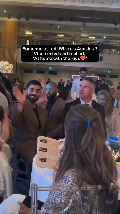 Virat Kohli’s loving gesture when someone asked him about Anushka Sharma! 😍 #Virushka
