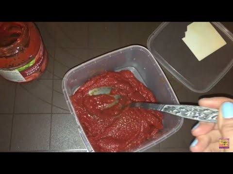 Лайфхаки для кухни ➤ Как сохранить томатную пасту после открытия банки.