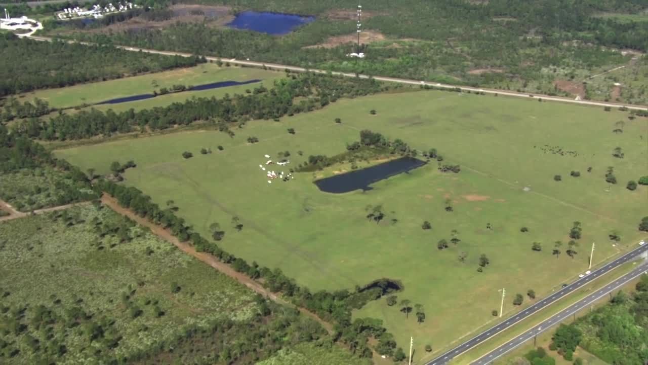 One hospitalized after plane crash in Brevard County - YouTube