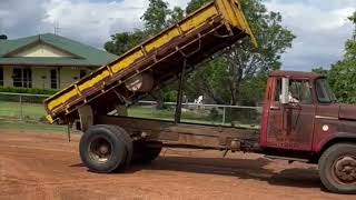 CIRCA 1970 TOYOTA DA 115 6000 4X2 TIPPER TRUCK