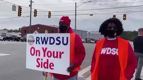 Amazon.com workers reject forming union