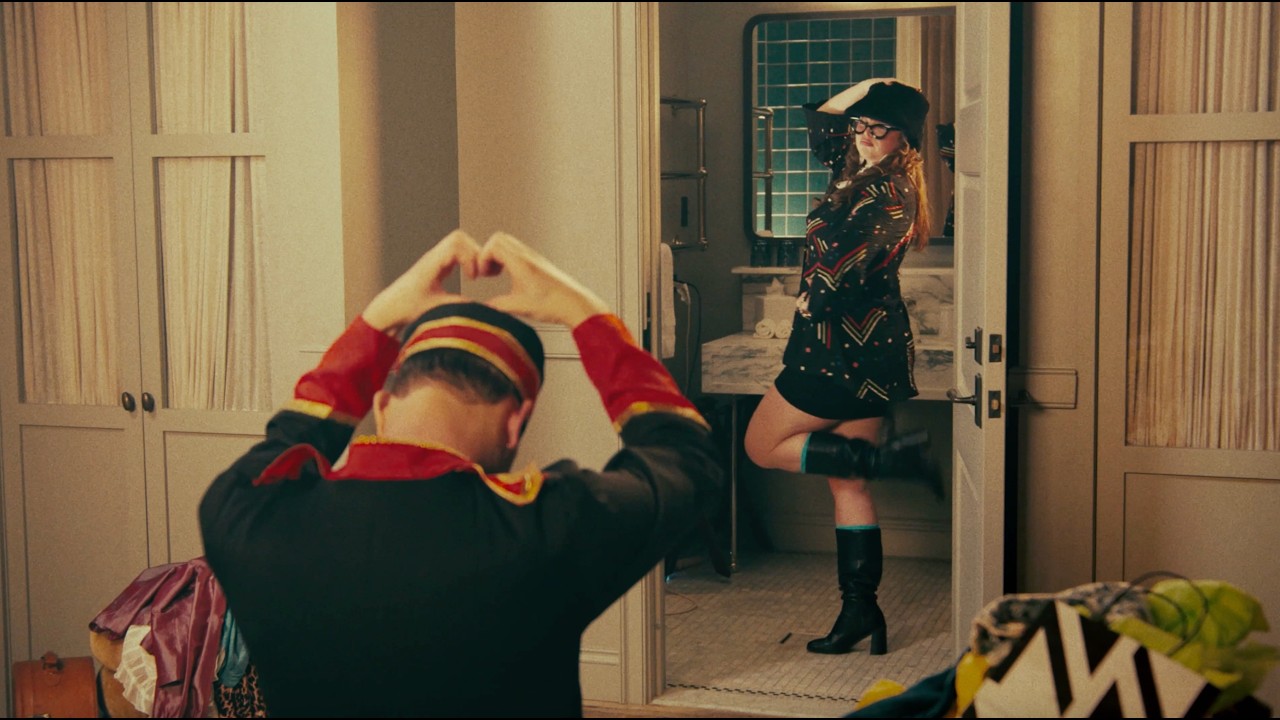 Nice Things by Claire Ernst (Official Music Video) auf YouTube ansehen Nice Things by Claire Ernst (Official Music Video) auf YouTube ansehen