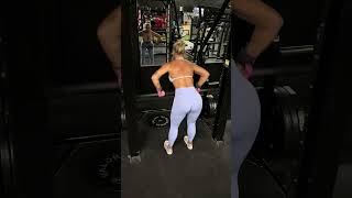 Back day cures my depression #gymgirl #backday