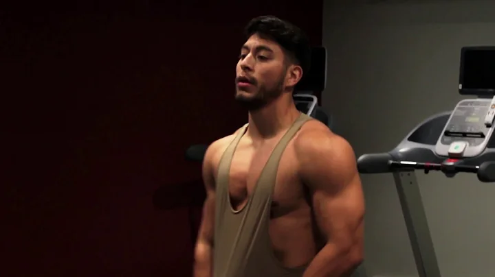 Ronald Ybarra: chest and shoulders workout