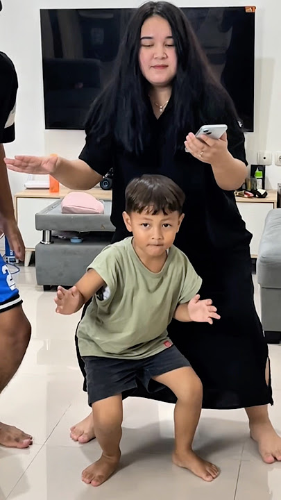 JOGET NYA DEVAN ASIK BANGET HAHA