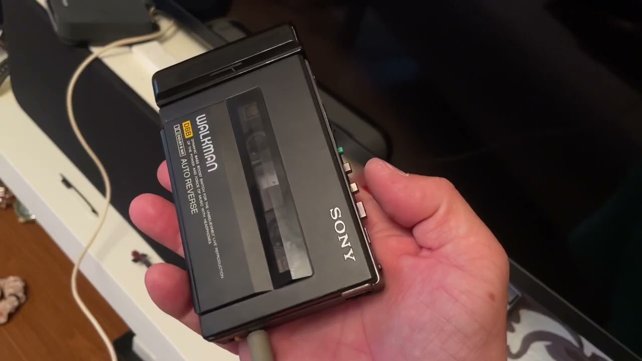Sony WM-150 - YouTube