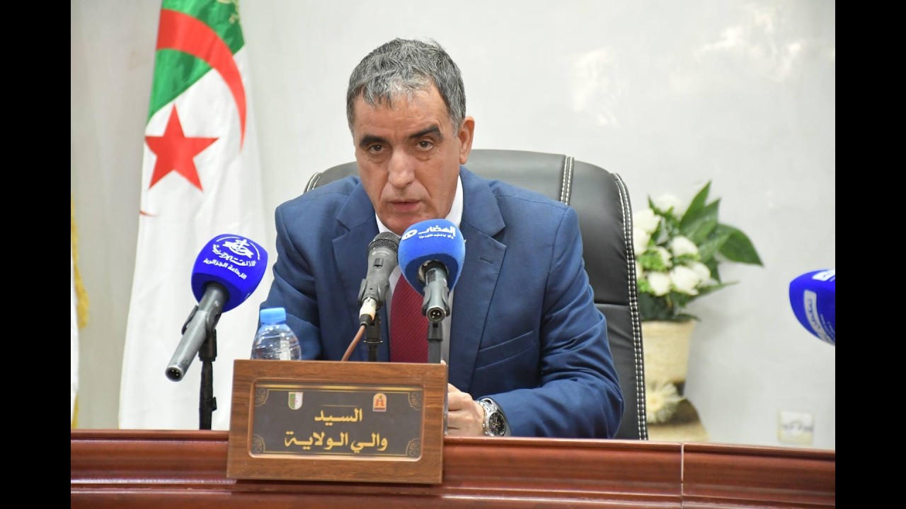 السيد #ضويفي_فضيل والي  أدرار، معقبا على المتدخلين في  لقاء فعاليات المجتمع المدني ببلدية تيمقطن