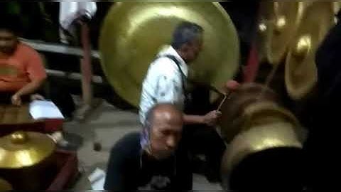 Bendrong dawah Pucung rubuh