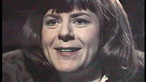 Pam Ayres - "Oh I Wish I'd Looked After Me Teeth" ...