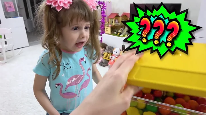 Ева собирается играть со сладостями