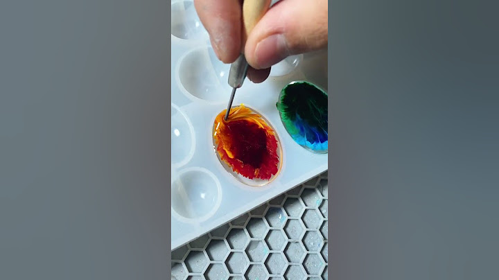 Immerse oneself in making resin jewelry necklaces.#janchun #art #resin #epoxy #diy #jewelry #red