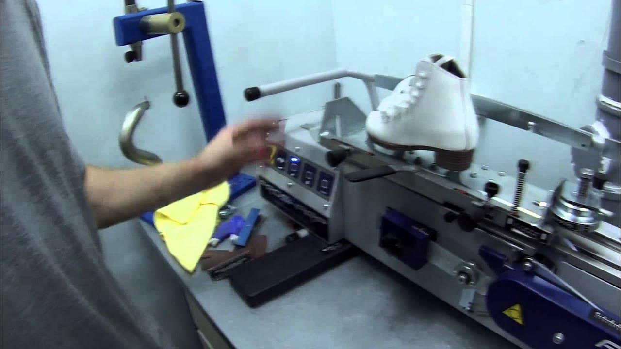 Заточка коньков желобком. Желоб заточки хоккейных коньков. Заточка коньков желобком. Лезвие наточенных коньков. Южное бутово заточка коньков.